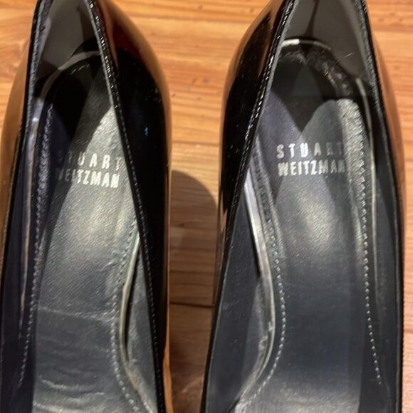 Stuart Weitzman black patent leather pumps size 8 - Picture 3 of 6